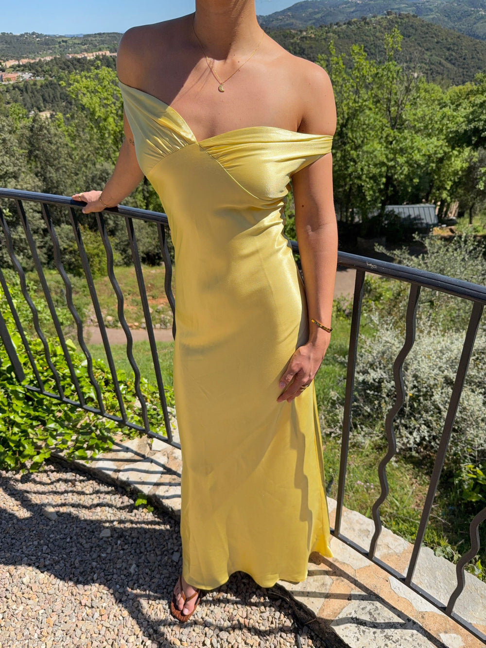 Andie off shoulder satin dress - Yellow Designbysi.se Andie off shoulder satin dress - Yellow Designbysi.se