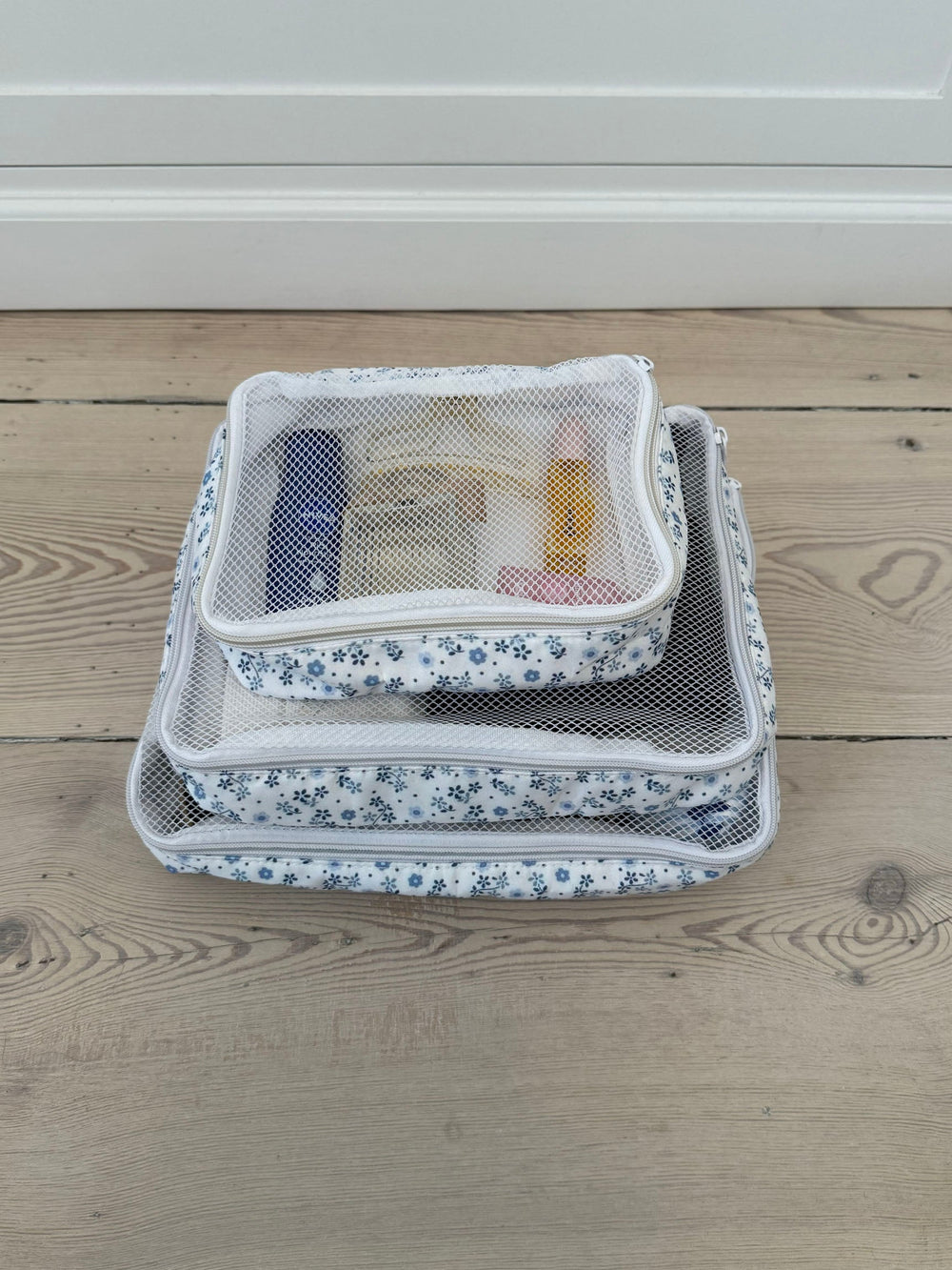 Honey packing cubes – White with blue flowers