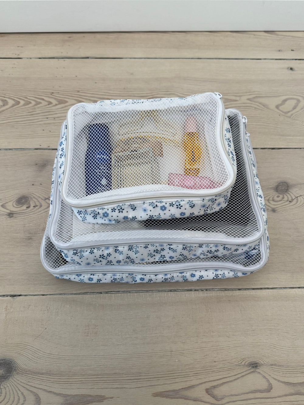 Honey packing cubes – White with blue flowers