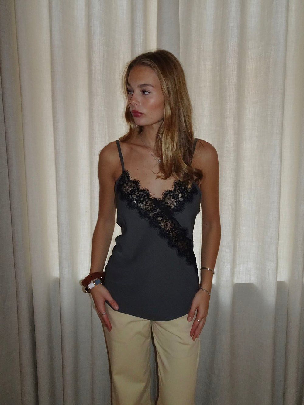 Ava satin top with lace - Grey/black
