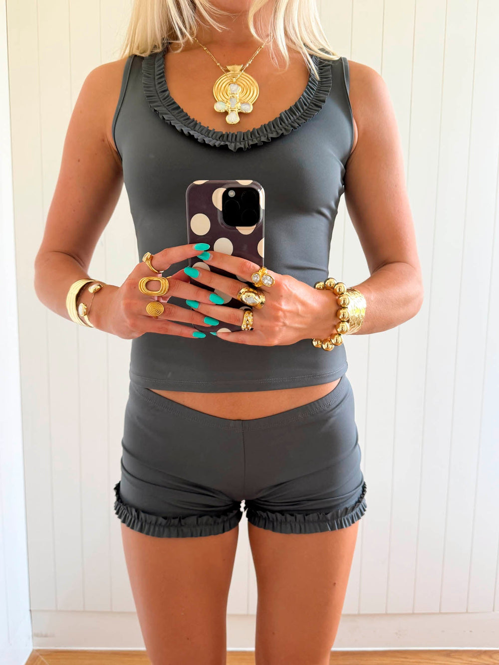 Scandivv shorts with ruffles - Grey