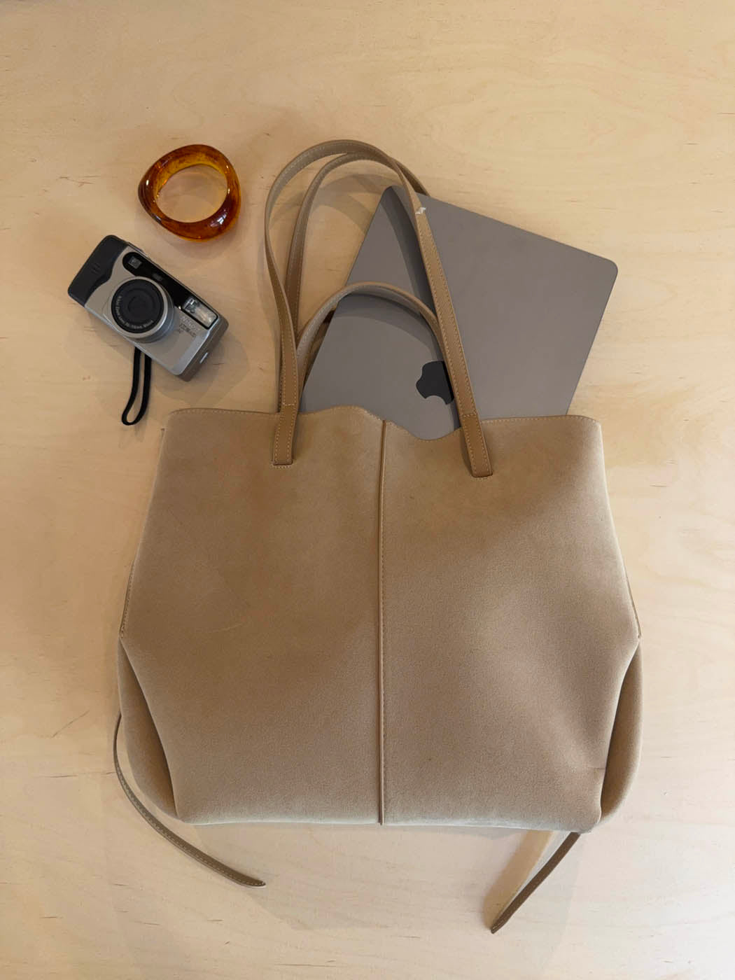 Bergen suede shoulder bag - Beige – Designbysi.se