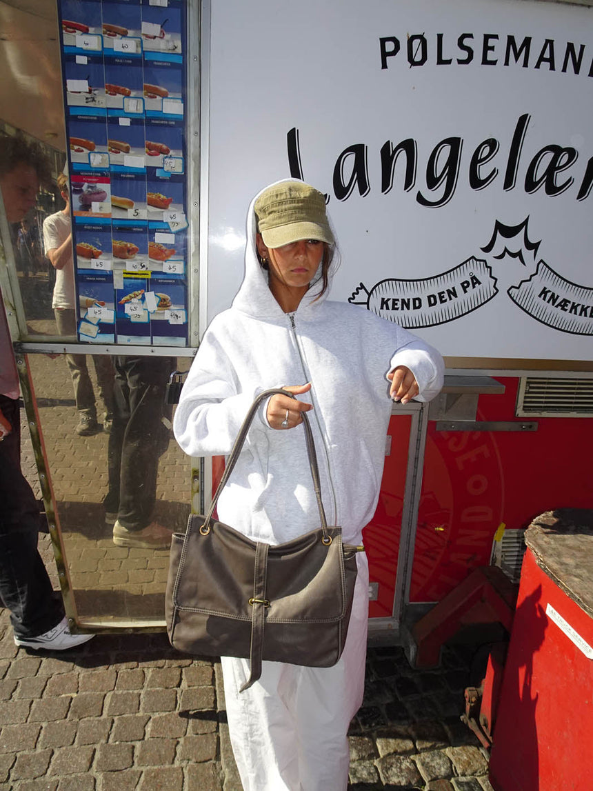 Vilo shoulder bag with buckle - Brown