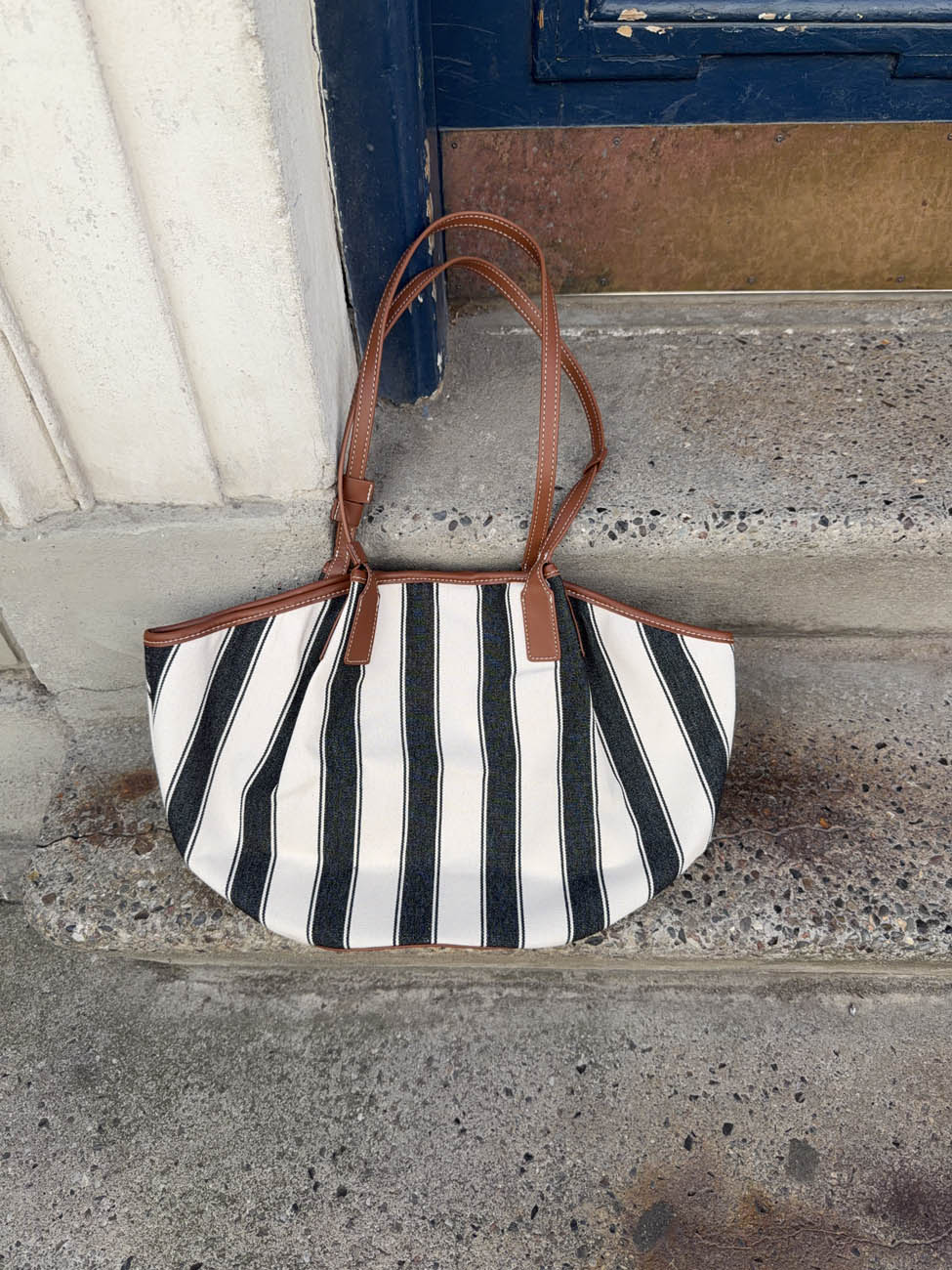 Enna shoulder bag with stripes - White/navy