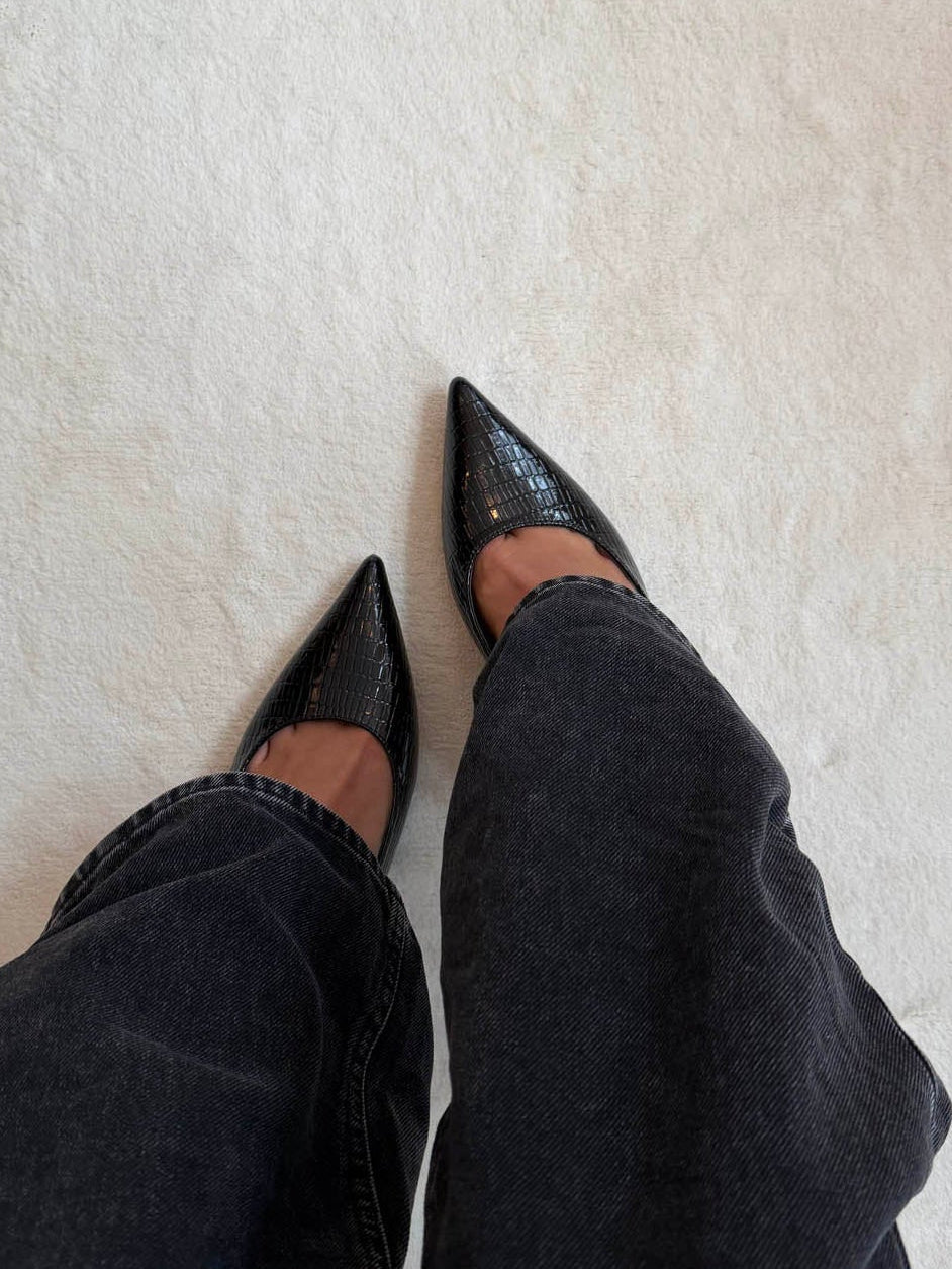 Karline slingback mules with crocodile print – Black