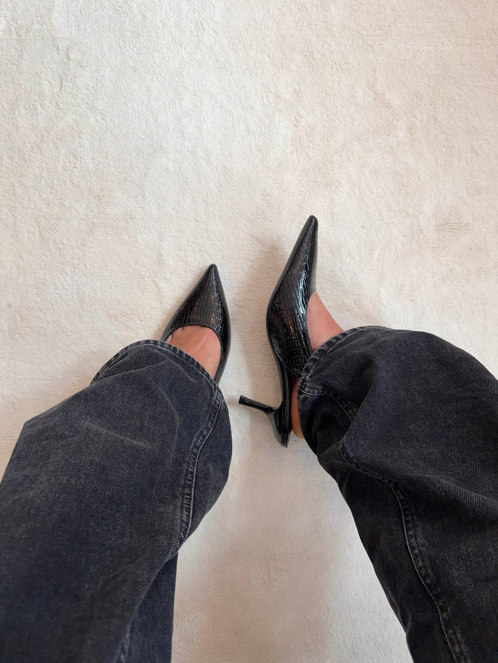 Karline slingback mules with crocodile print – Black