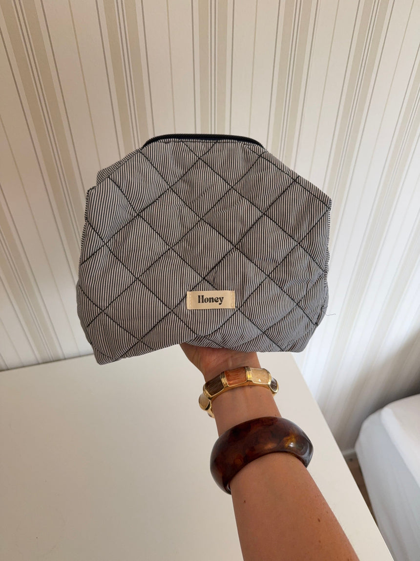 Honey large toiletry bag – Dark blue/white stripes