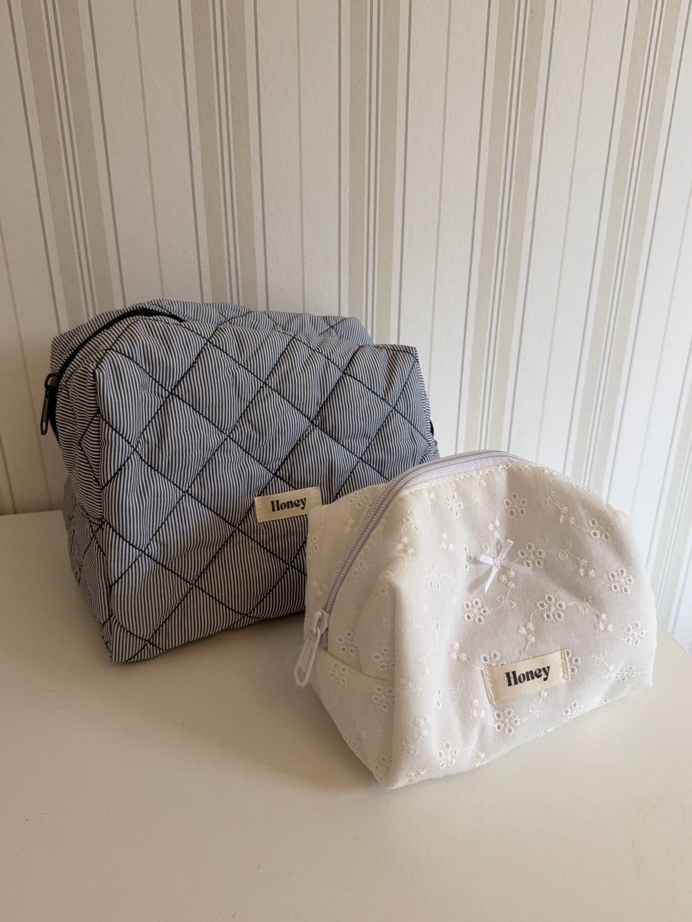 Honey large toiletry bag – Dark blue/white stripes