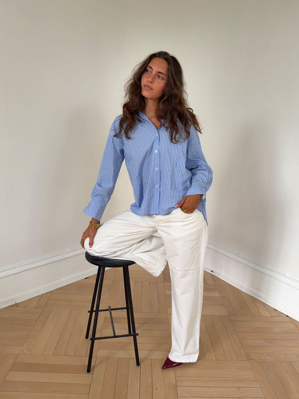Vicka striped shirt with open back - Light blue/white