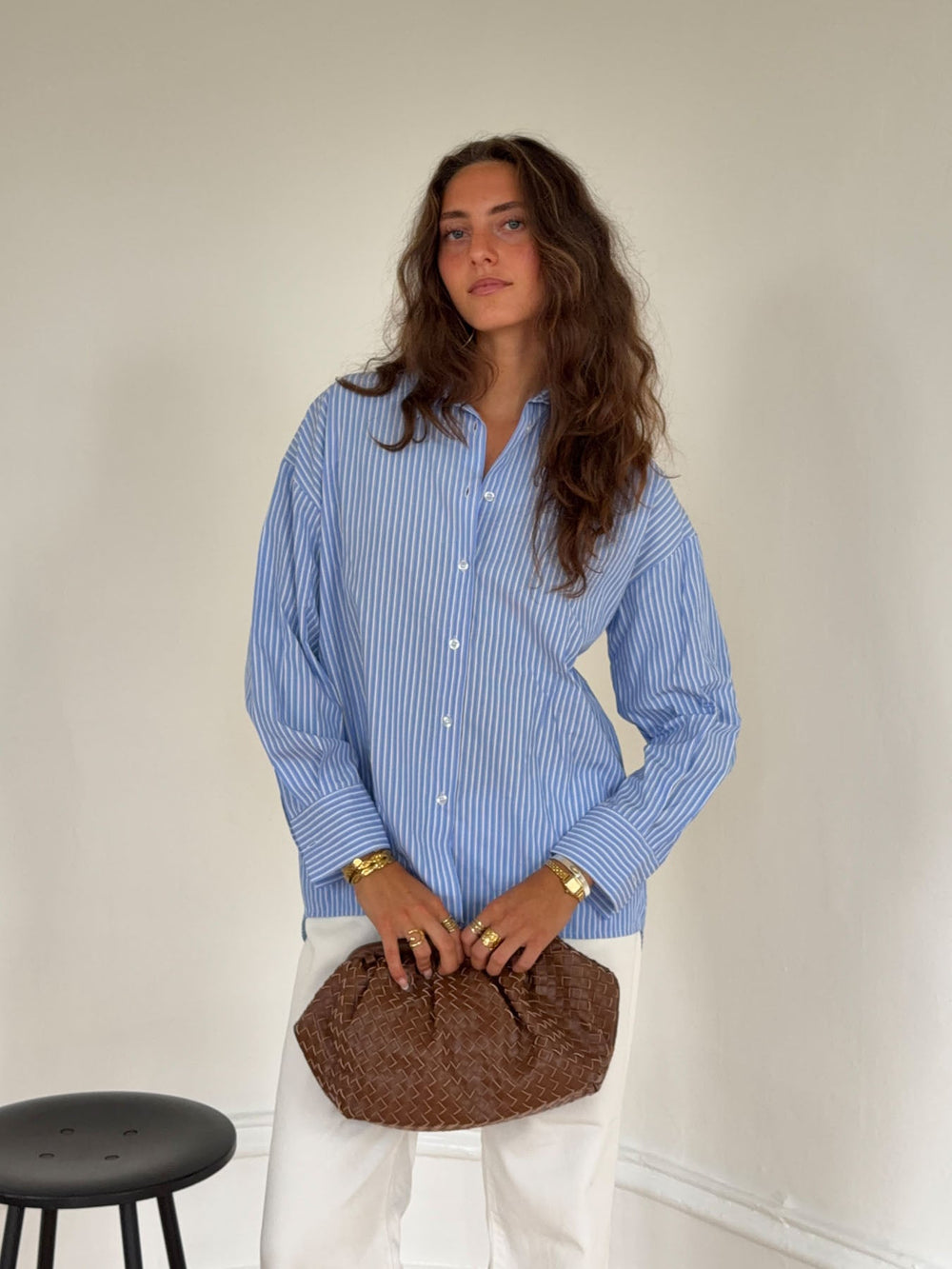 Vicka striped shirt with open back - Light blue/white