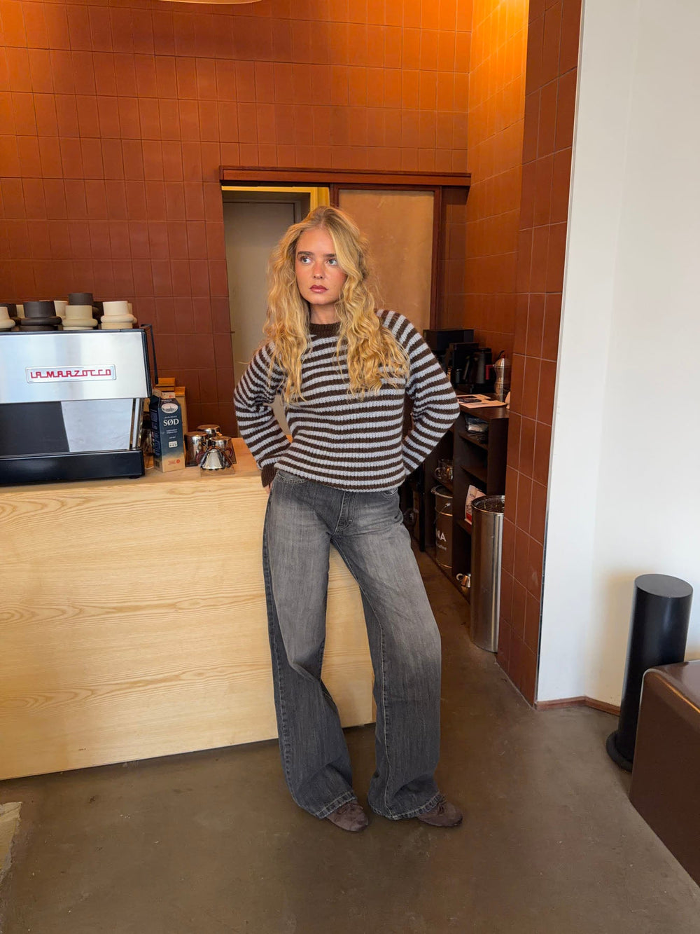 Cornelie knit sweater – Brown/blue