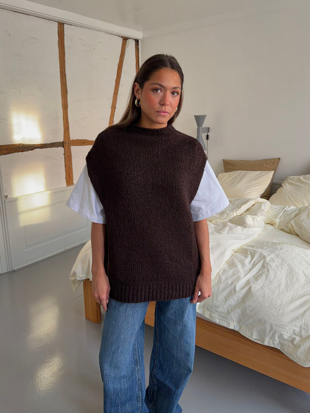 Kahula knitted vest with t-shirt - Brown/white