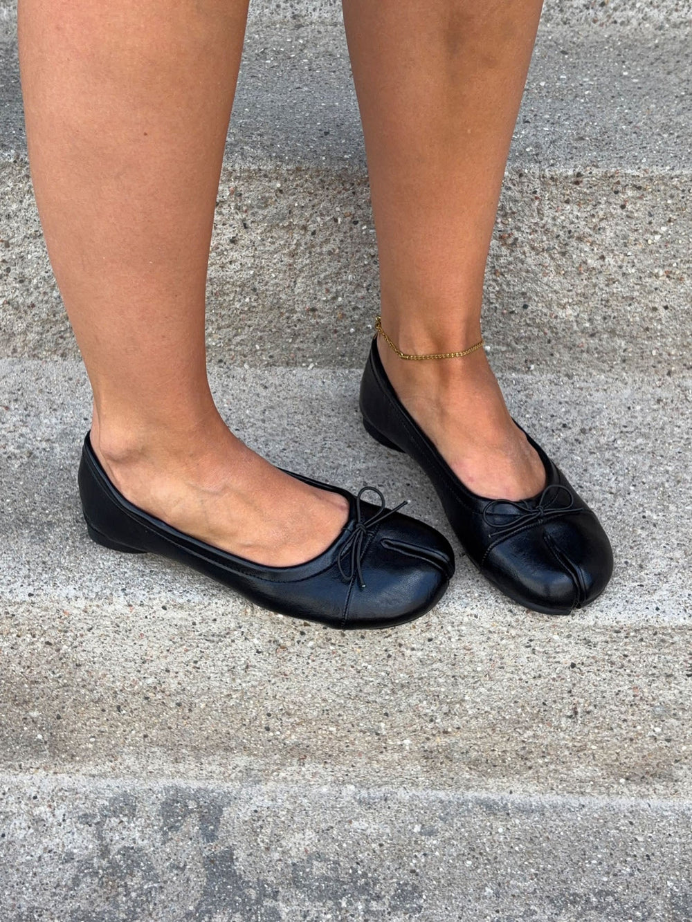Auletta split toe ballerina with tabis - Black