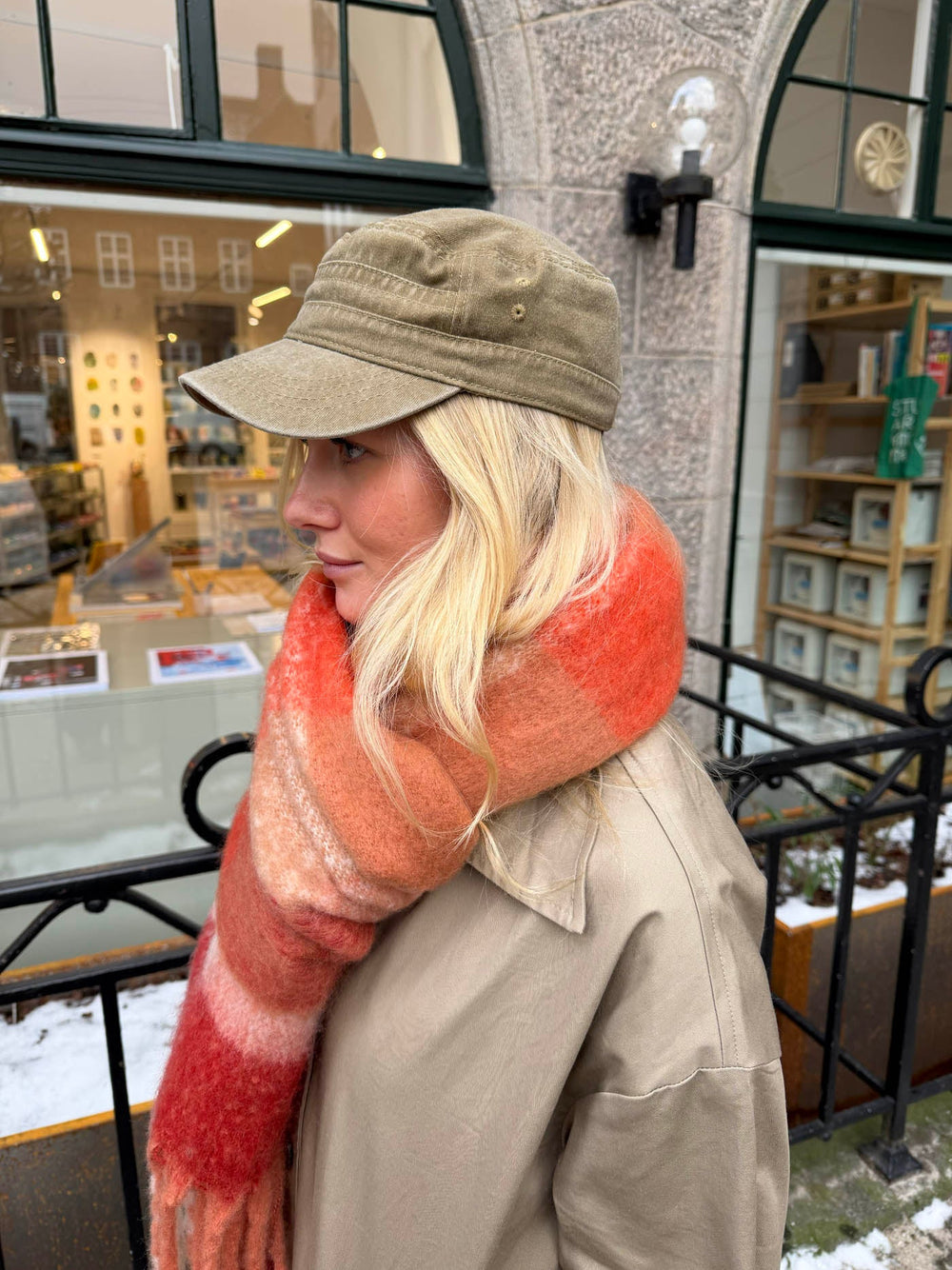 Gale scarf - Red/brown/white