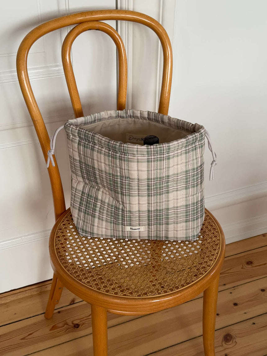 Honey toiletry bag with checks - Beige/green