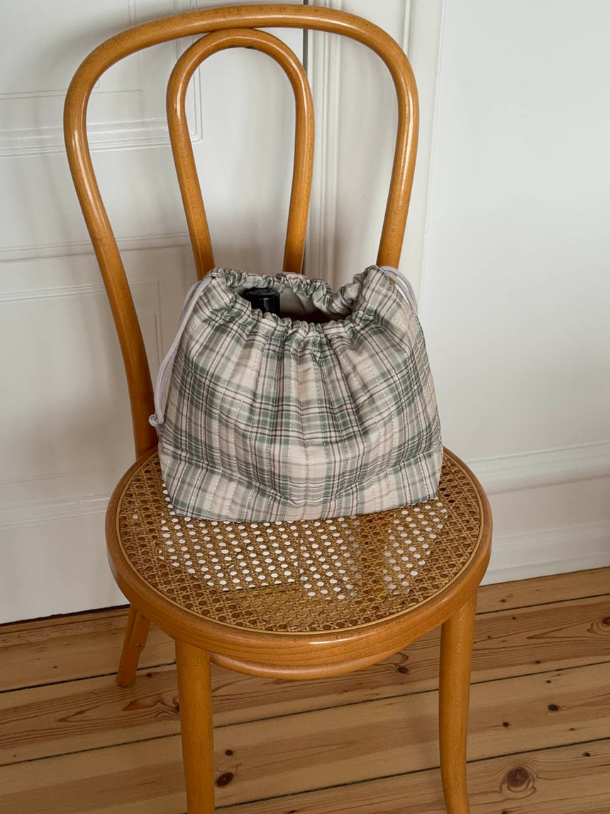 Honey toiletry bag with checks - Beige/green