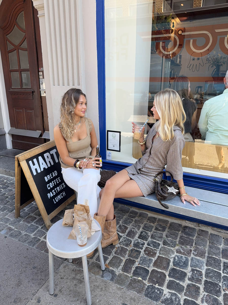 Noor top in linen blend – Dark beige