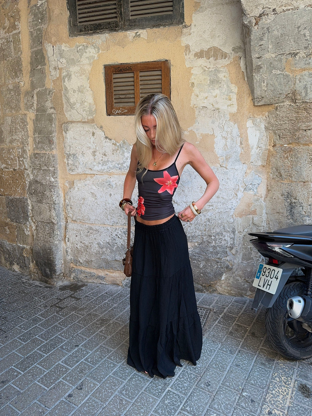 Rania top with flowers - Black/red