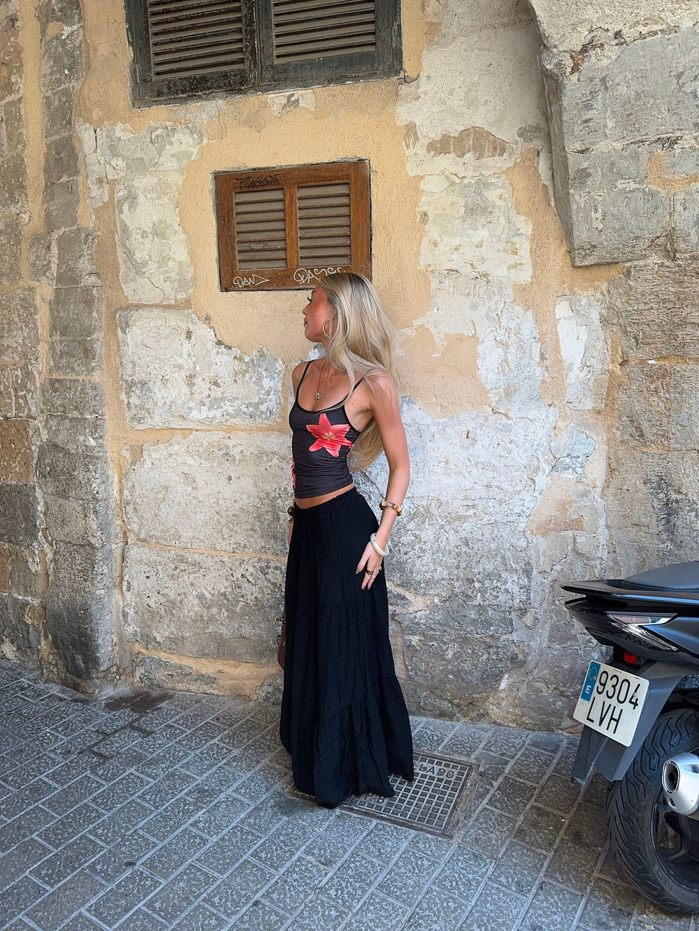 Rania top with flowers - Black/red