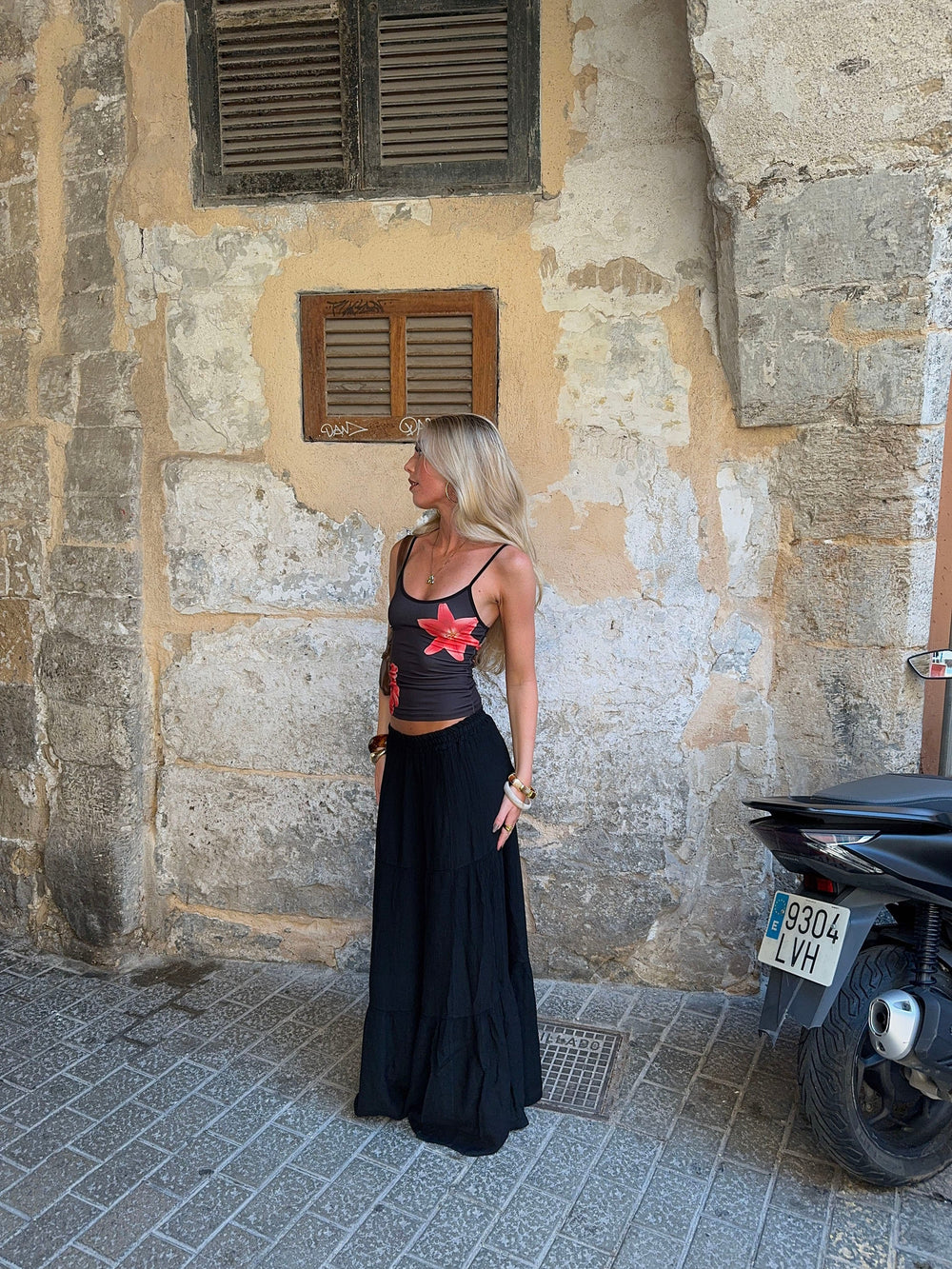 Rania top with flowers - Black/red