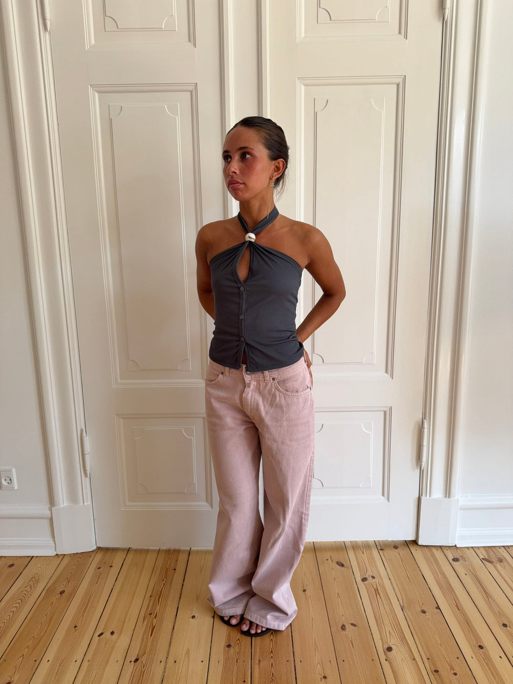 Loulou top with pearl detail - Grey