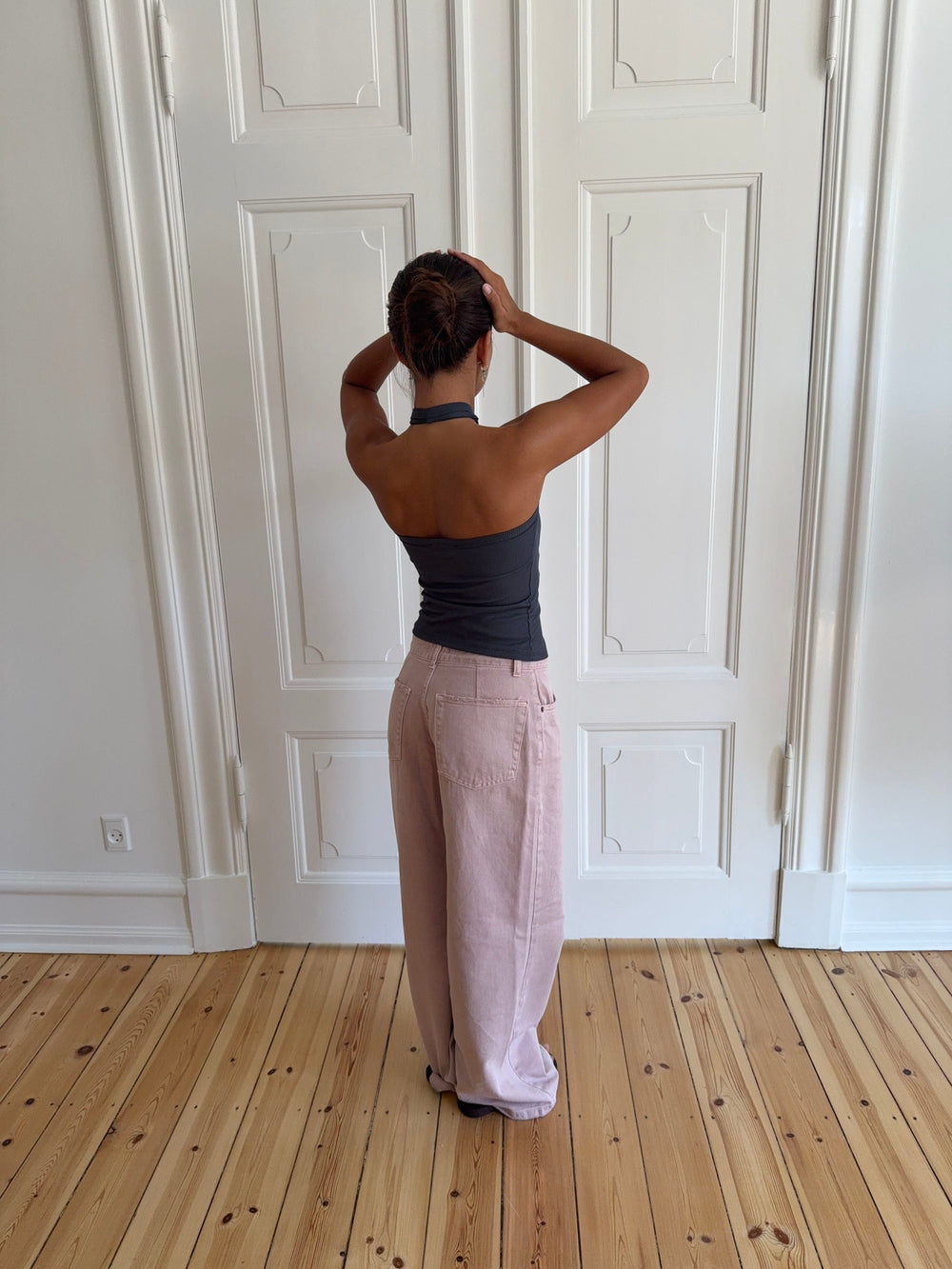 Loulou top with pearl detail - Grey