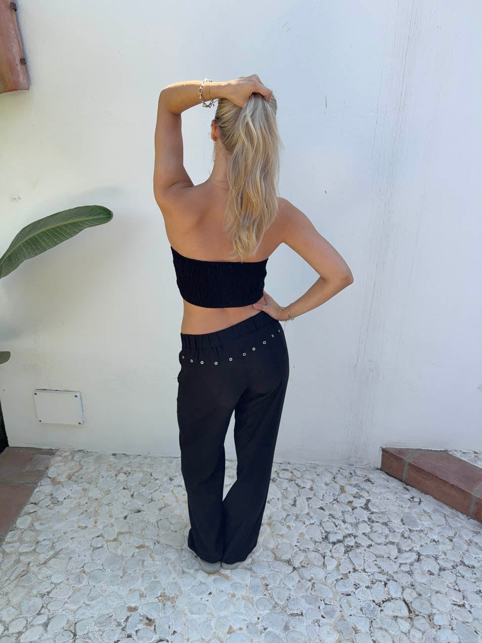 Josifina top with metal rings – Black