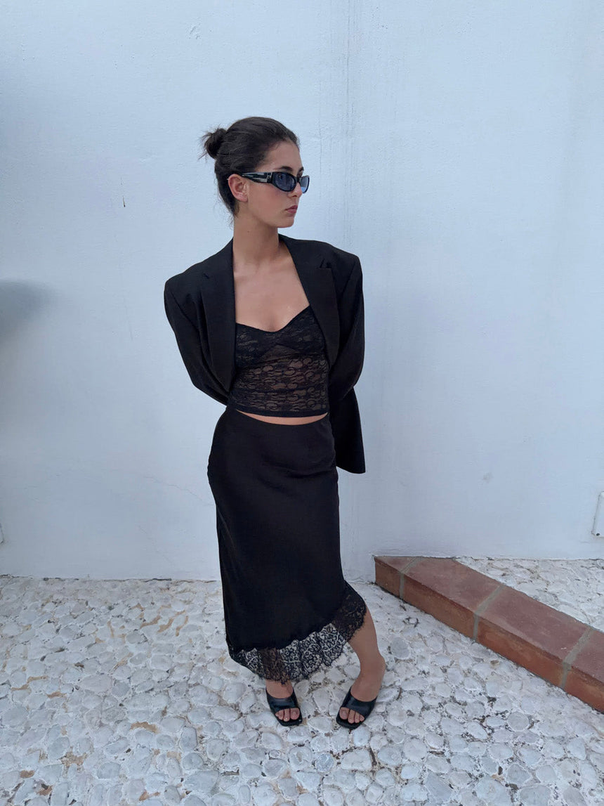 Nicoline off shoulder top in lace - Black