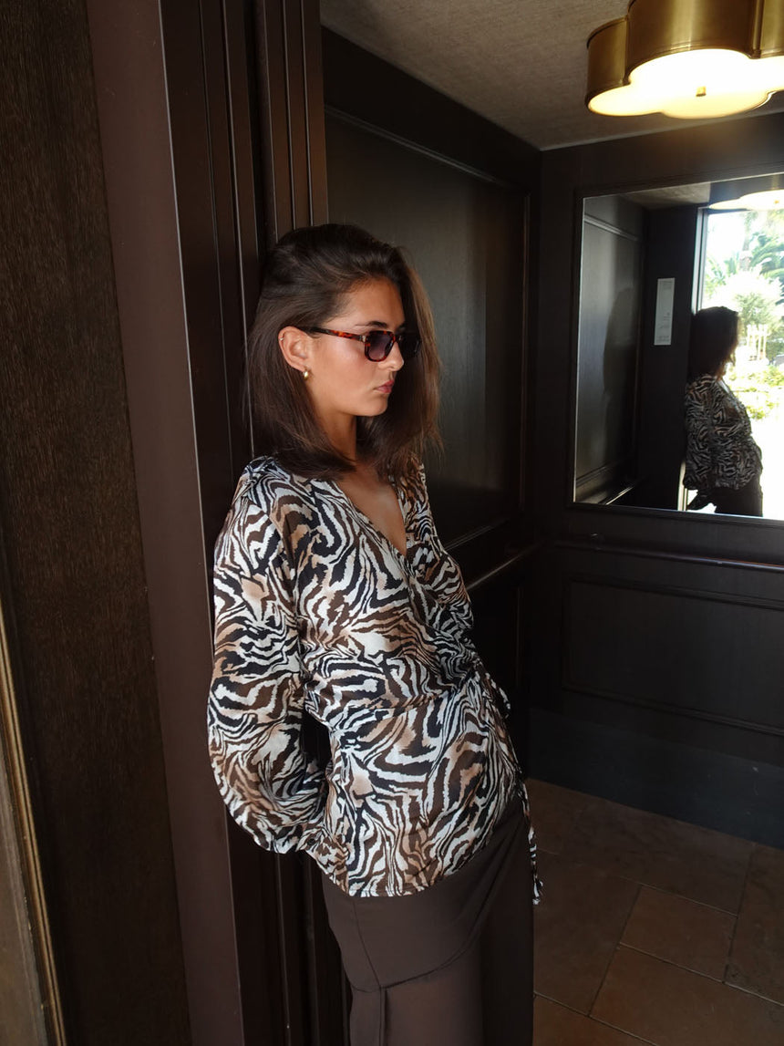 Zebriana blouse with print – Brown/white/black