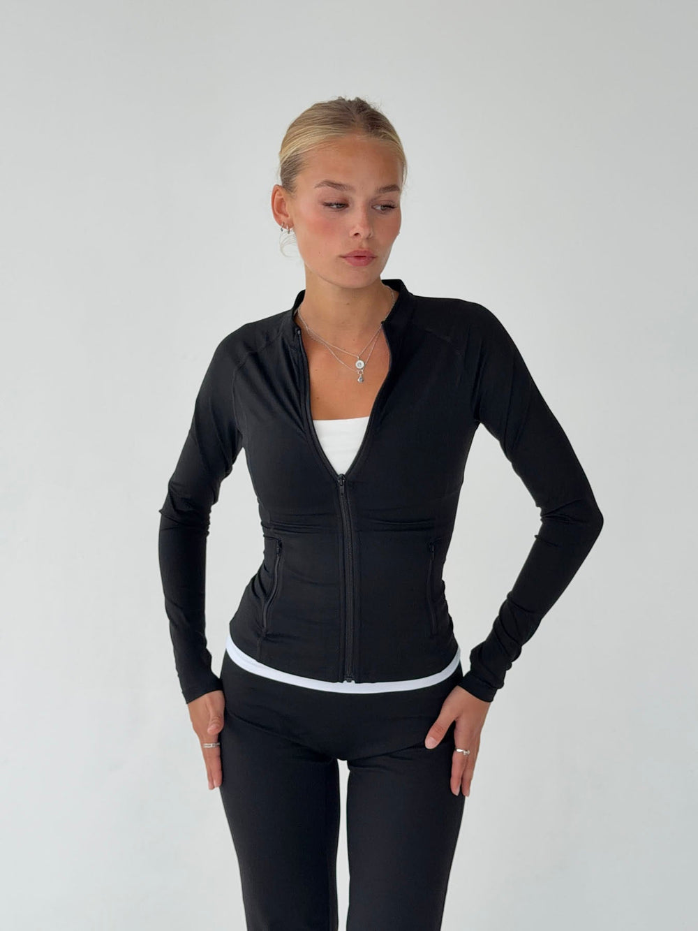Essential zip up jacket - Jet black